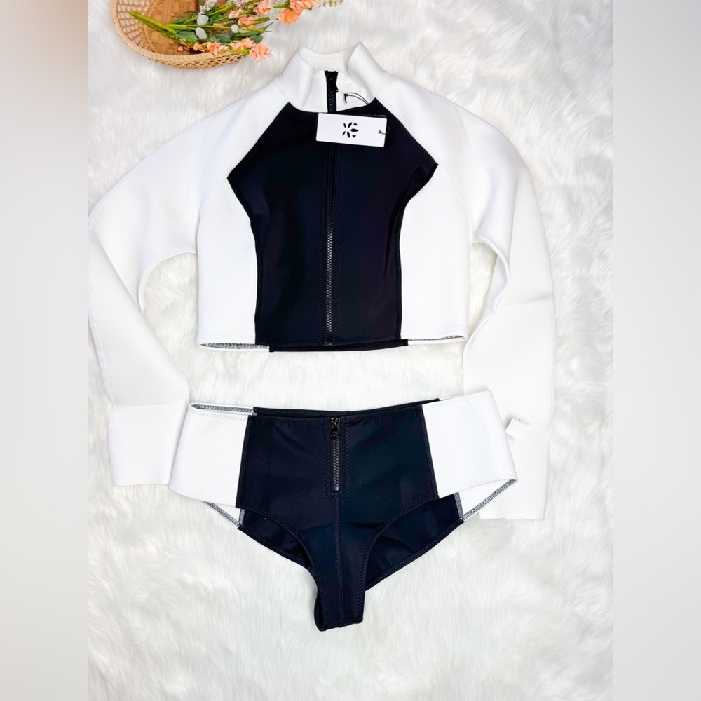 GIGI C Missy Crop Rashguard Surf Jacket Black/White LARGE AND BOTTOMS - Picture 3 of 4